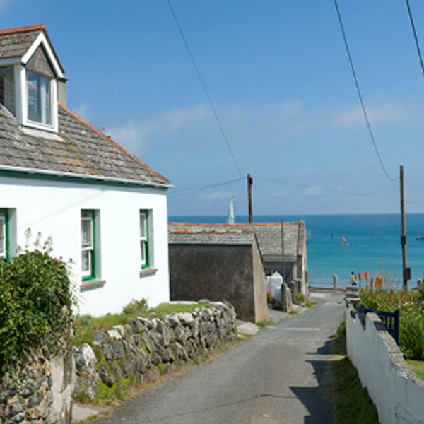 UK holiday home on roadside heading towards the sea